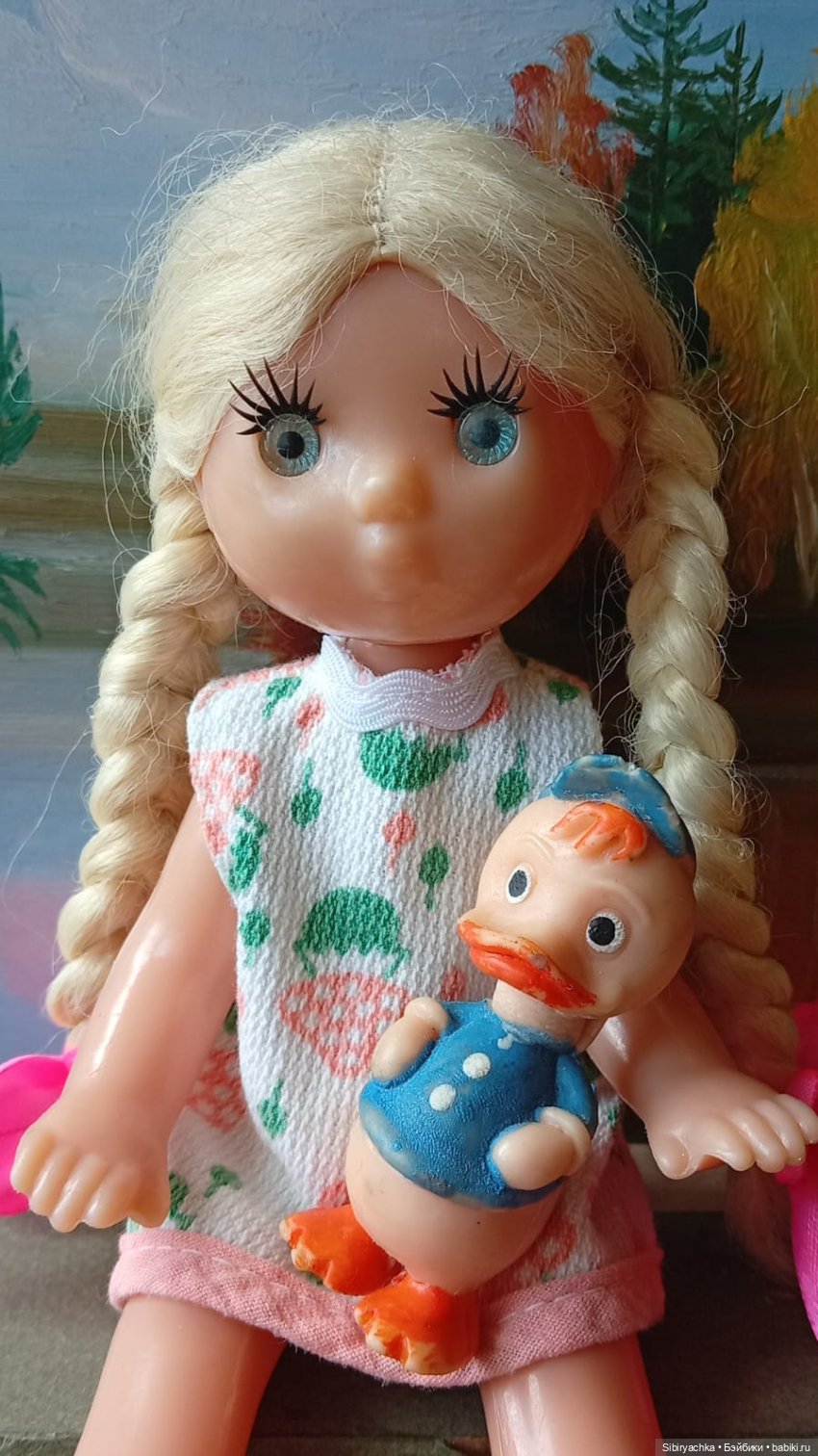 Леночка в гостях у бабушки с дедушкой