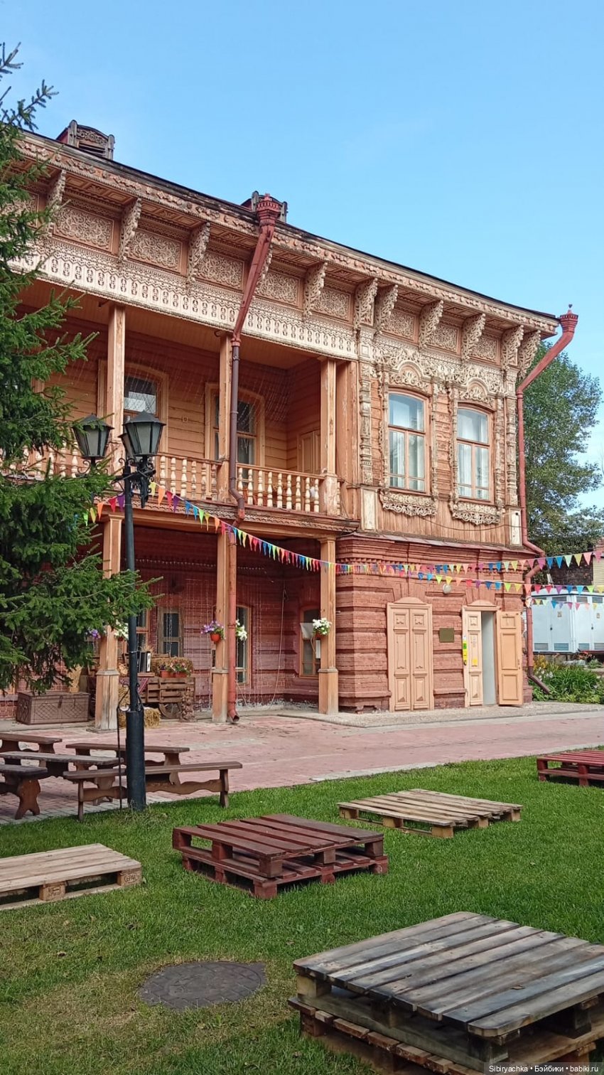 Воскресная прогулка Юляшки и Леночки. Ч. 3