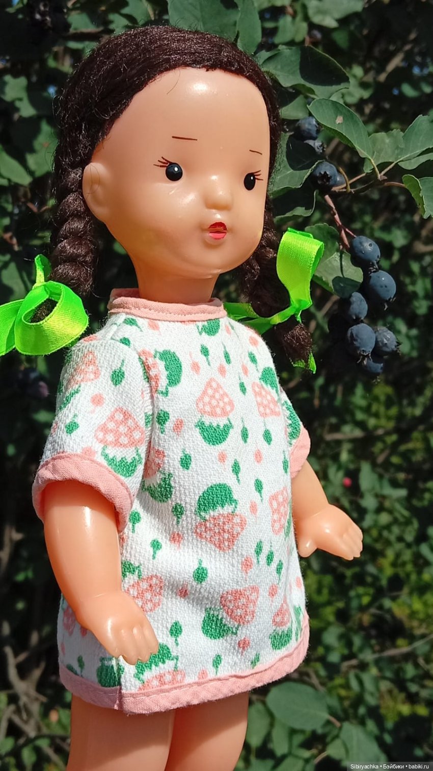 Юляшка и Леночка на даче. Ч. 2