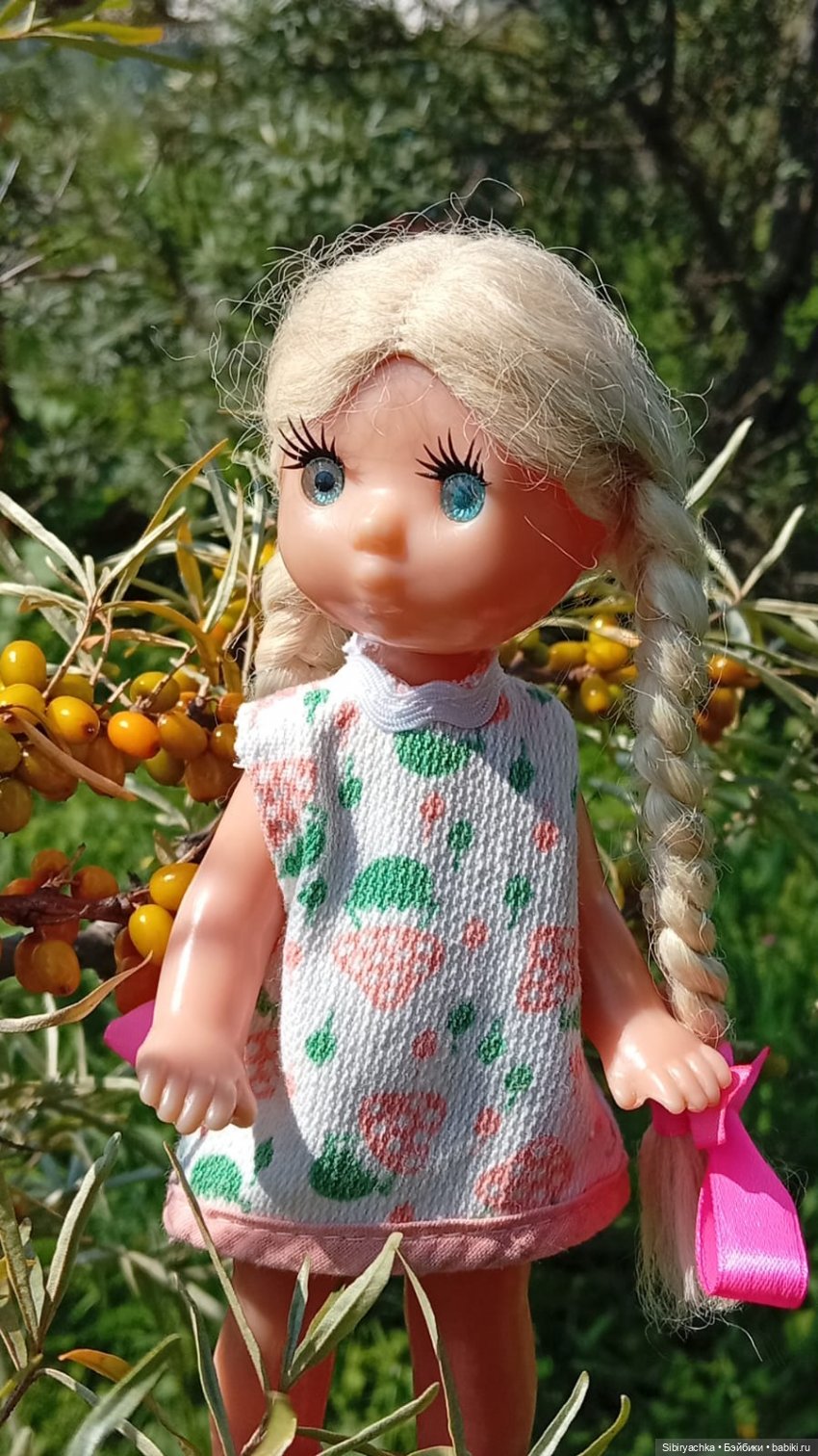 Юляшка и Леночка на даче. Ч. 2