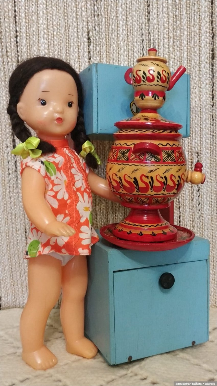Юляшка и маленькие яблочки