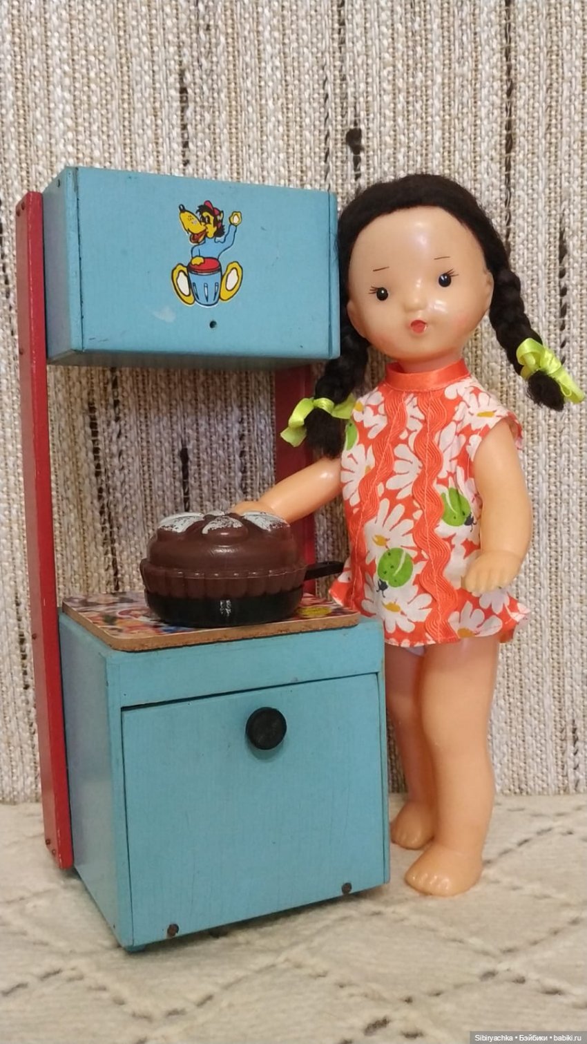 Юляшка и маленькие яблочки
