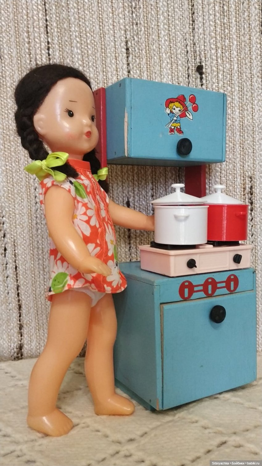 Юляшка и маленькие яблочки