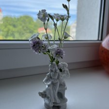 Редкая антикварная фигурка - вазочка - 8,3 см