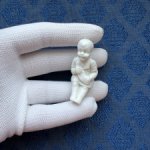 Антикварная фигурка - мальчик с арбузом (1) - 4 см