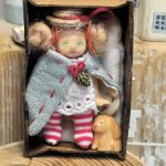 Энн и ее друг кролик.