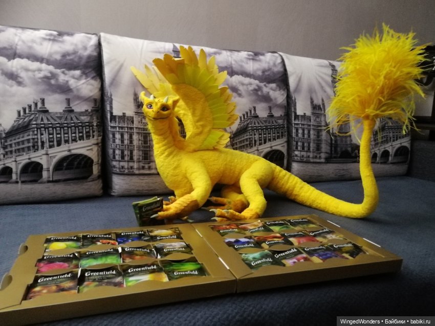 Рэй всегда не прочь выпить чайку, поэтому хранит целую коллекцию разных вкусов