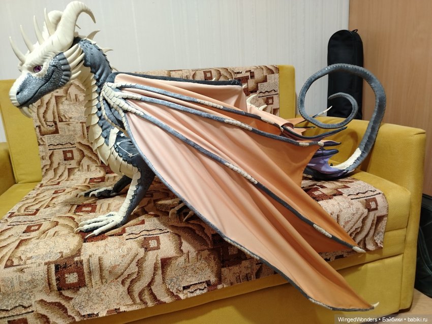 Продолжим раскрытием крыла...