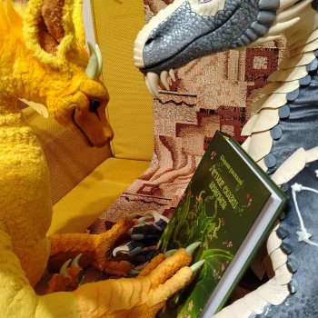 Идиллия в семейной библиотеке