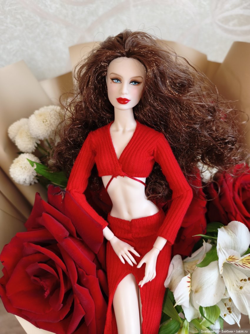 Примерка новых нарядов для кукол xian xian