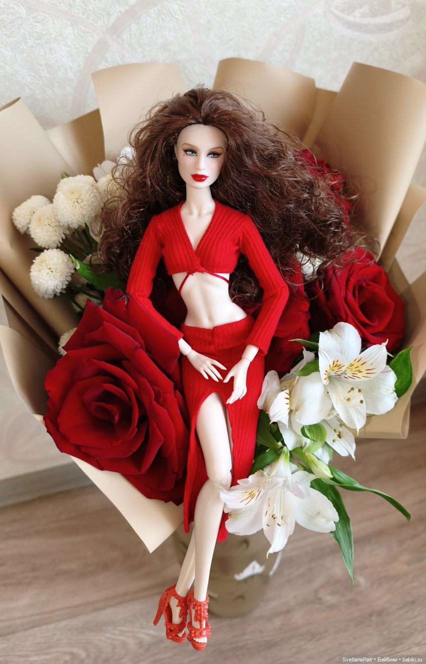 Примерка новых нарядов для кукол xian xian