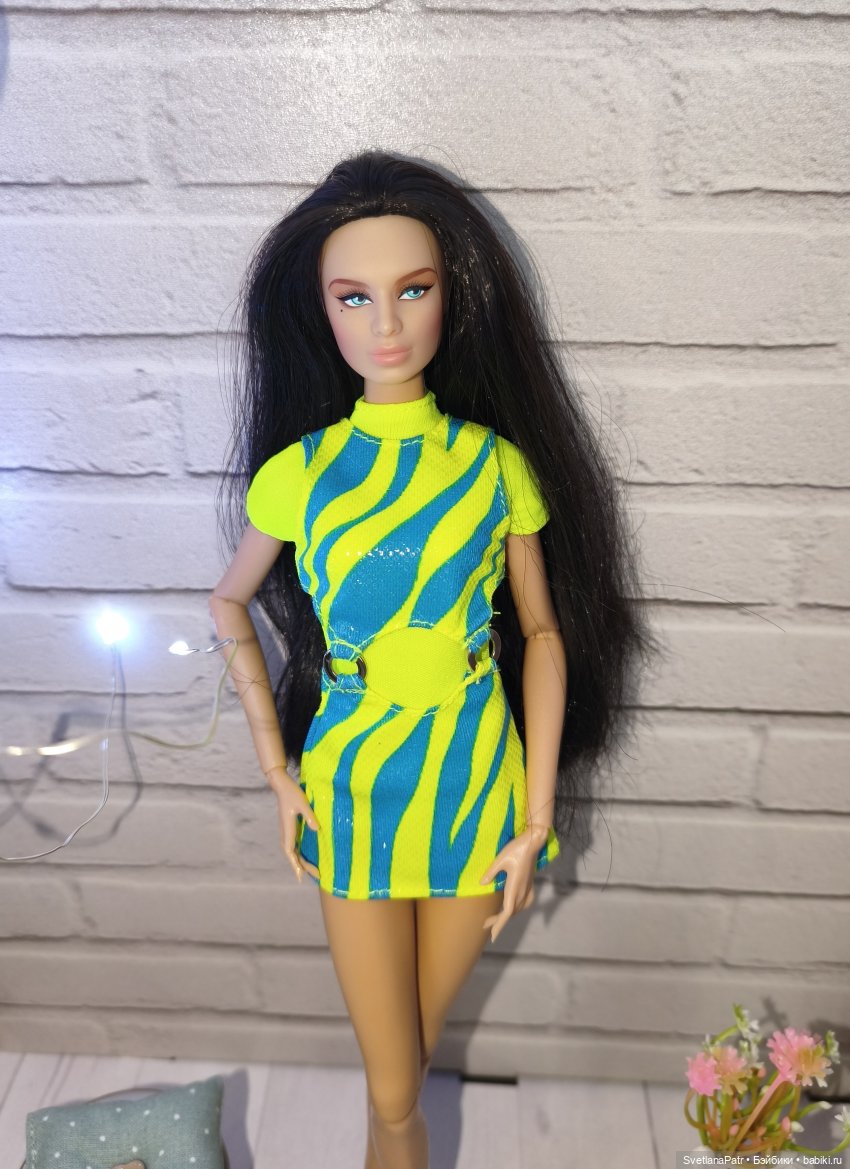 Примерка новых нарядов для кукол xian xian