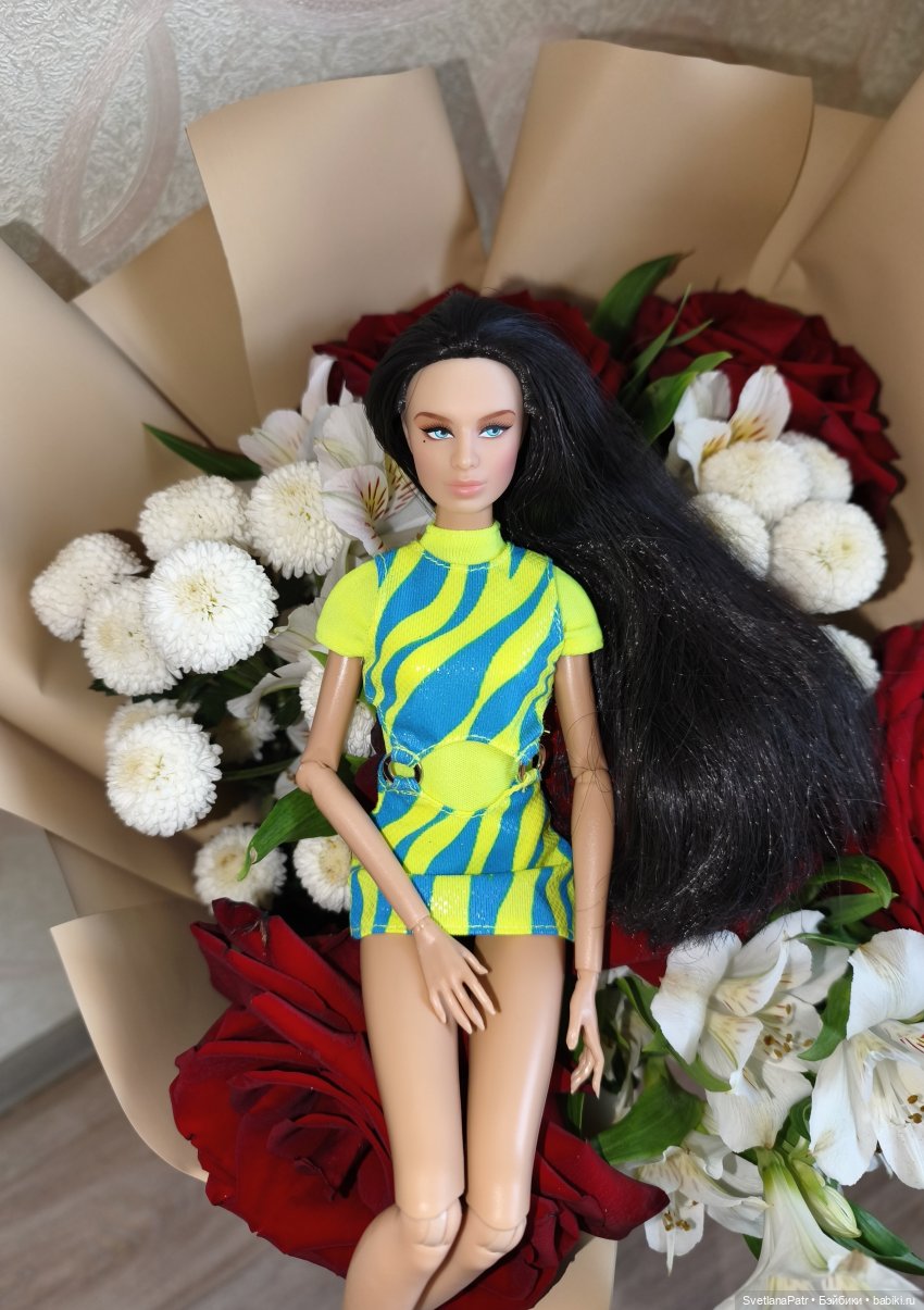 Примерка новых нарядов для кукол xian xian