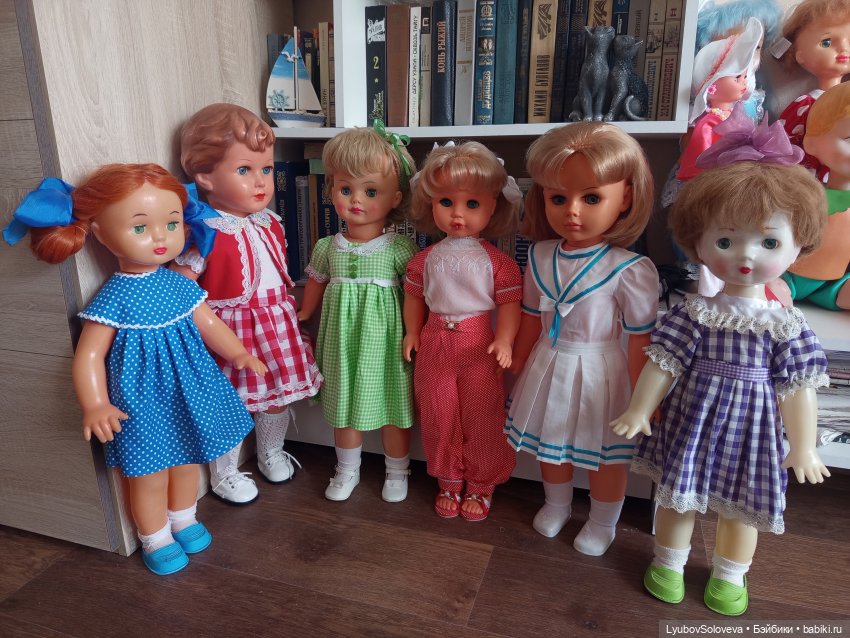 Играем по крупному | Бэйбики Играем по крупному — Коллекции игровых кукол (Playline): фото полок