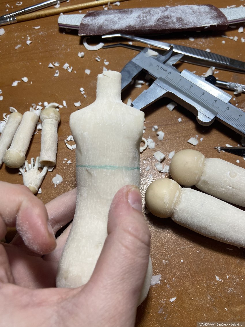 Создание шарнирной куклы - День 23 - Болтовня о спорте и шлифовка. Расчленяем тело (фото 3)