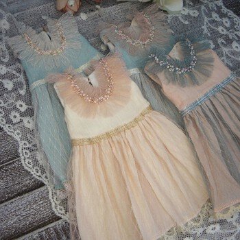 Четыре подружки и сияющие платья!