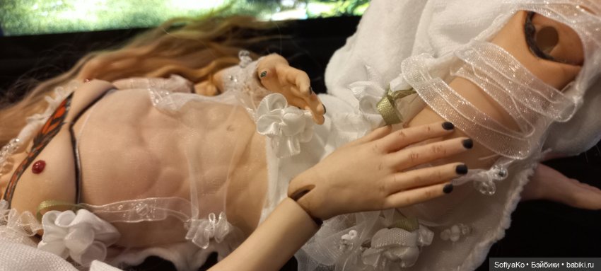 Белый цветок Годдо.