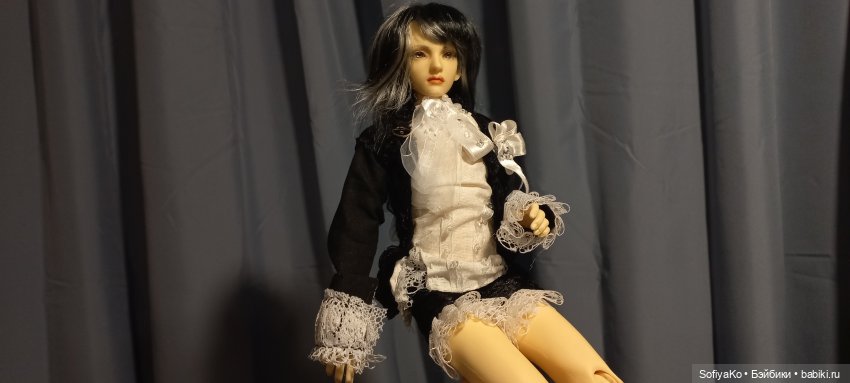 Мрачные мысли мучают нас.