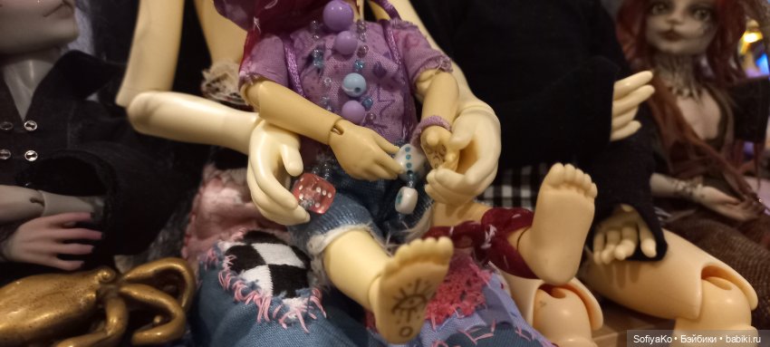 "В руках великана".