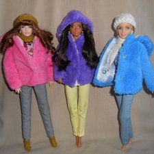 Шубы с капюшонами на Барби