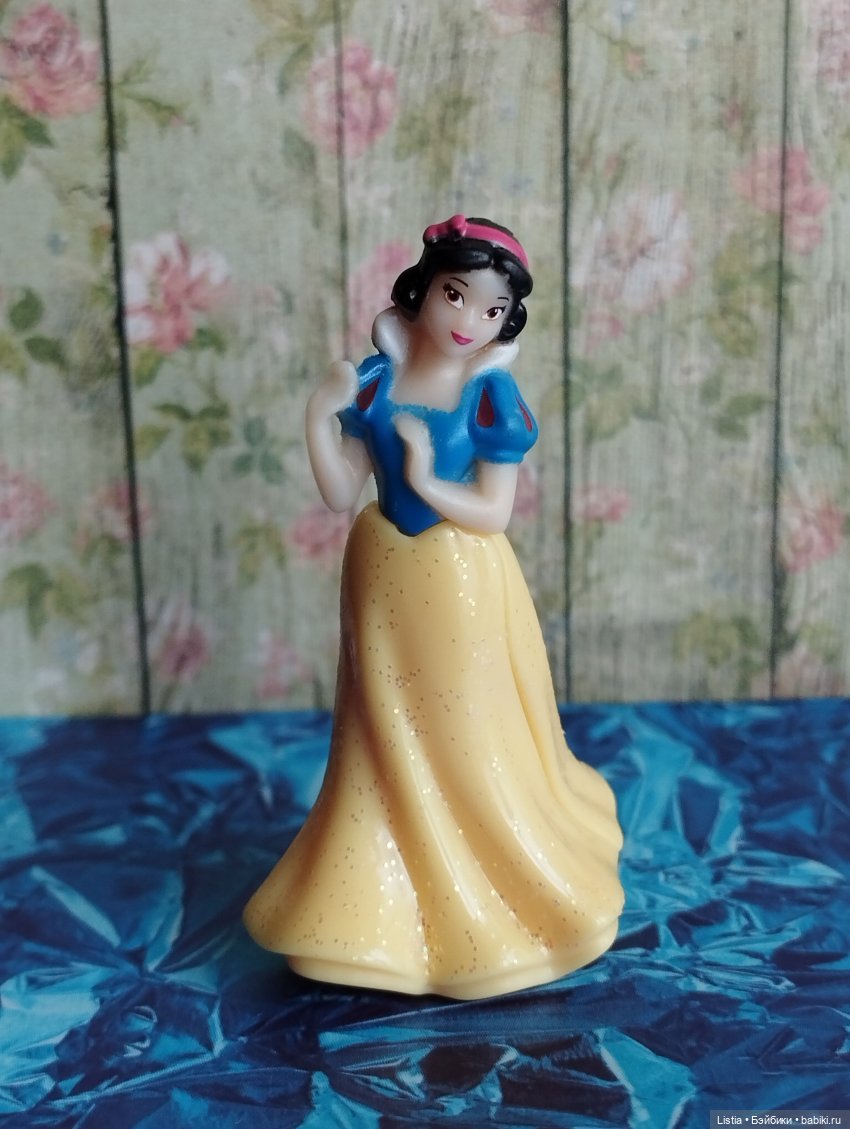 Принцессы из киндер-сюрпризов