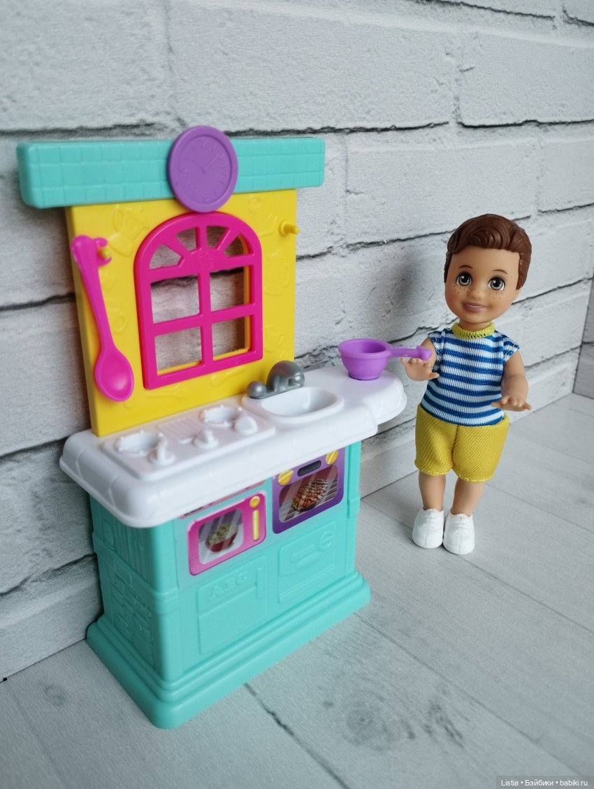 Набор "Малыш на кухне" Barbie Babysitters Inc Toddler & Kitchen Playset (GRP16) (фото 9)