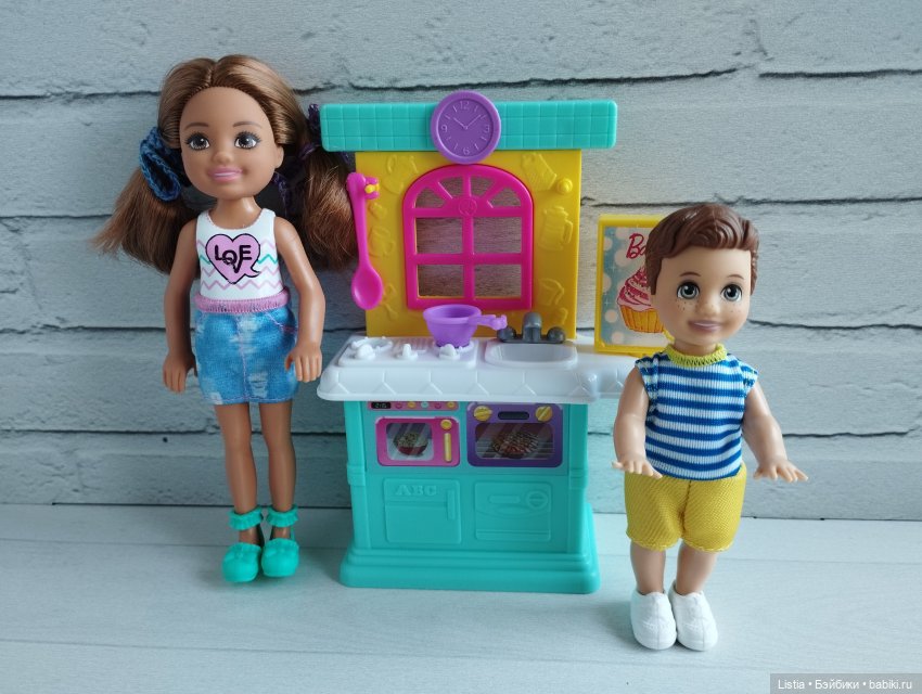 Набор "Малыш на кухне" Barbie Babysitters Inc Toddler & Kitchen Playset (GRP16)