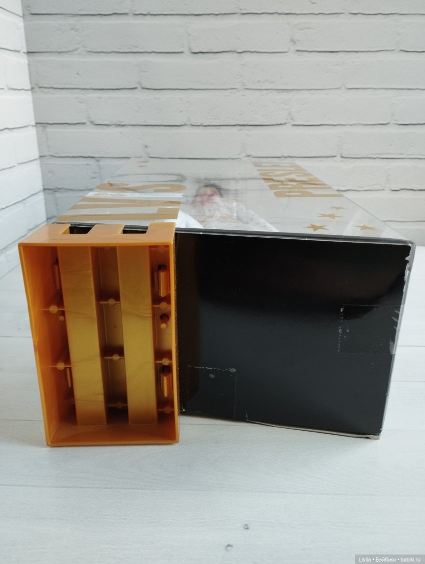 Обзор на Barbie Signature Elvis Presley Doll (GTJ95) 2021 (фото 8)