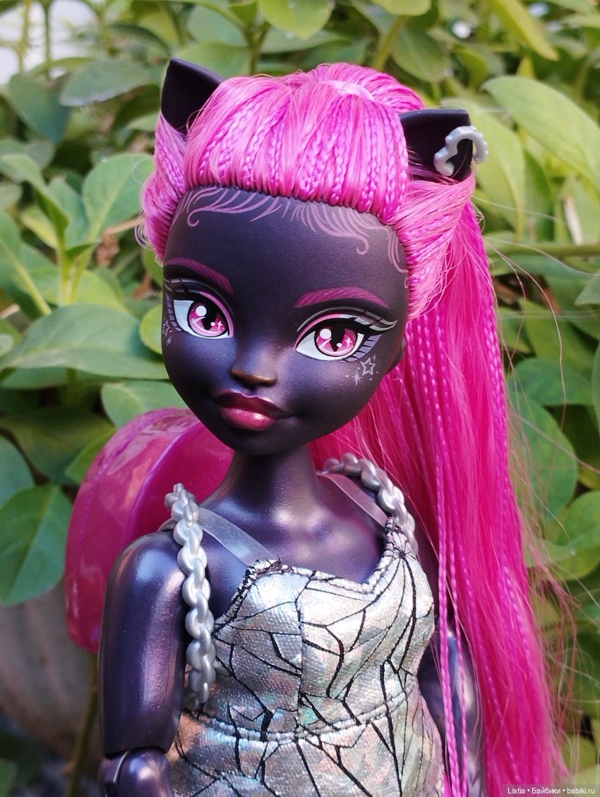 Итоги 2025 года — Куклы Barbie (Барби): Looks (фото 10)