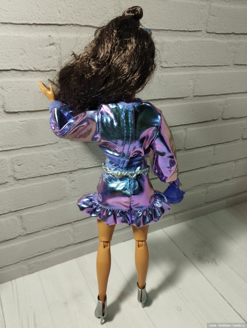 Обзор на Барби Делюкс №7 (Barbie Deluxe Style Blue Metallic Doll (JFP42) 2025)