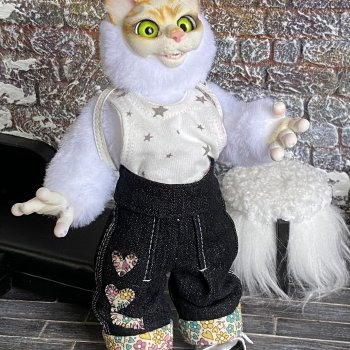 Решила киска прогуляться