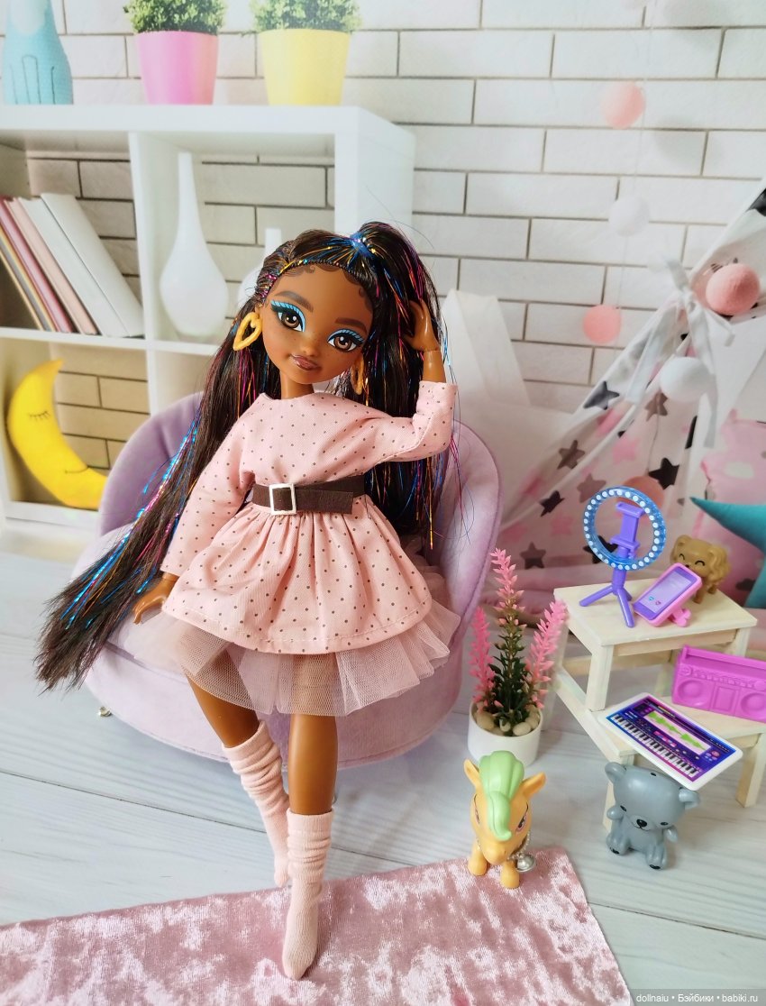 Barbie Dream Besties Brooklyn - девочка-праздник