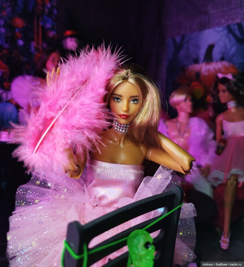 Хэллоуин-пати — Куклы Barbie (Барби): Looks