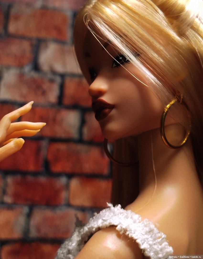 Харуми - Мин Minh из набора You Create Barbie Basics Deluxe Kit 5 (фото 10)