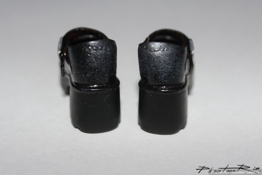 Обувь для action figures.