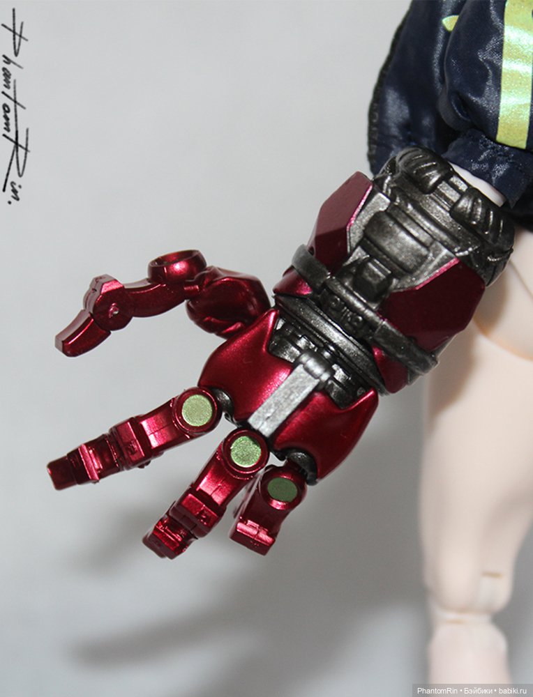 Romankey X COWL - Gun Girl (1/12)