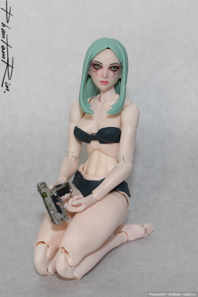 Romankey X COWL - Gun Girl (1/12)