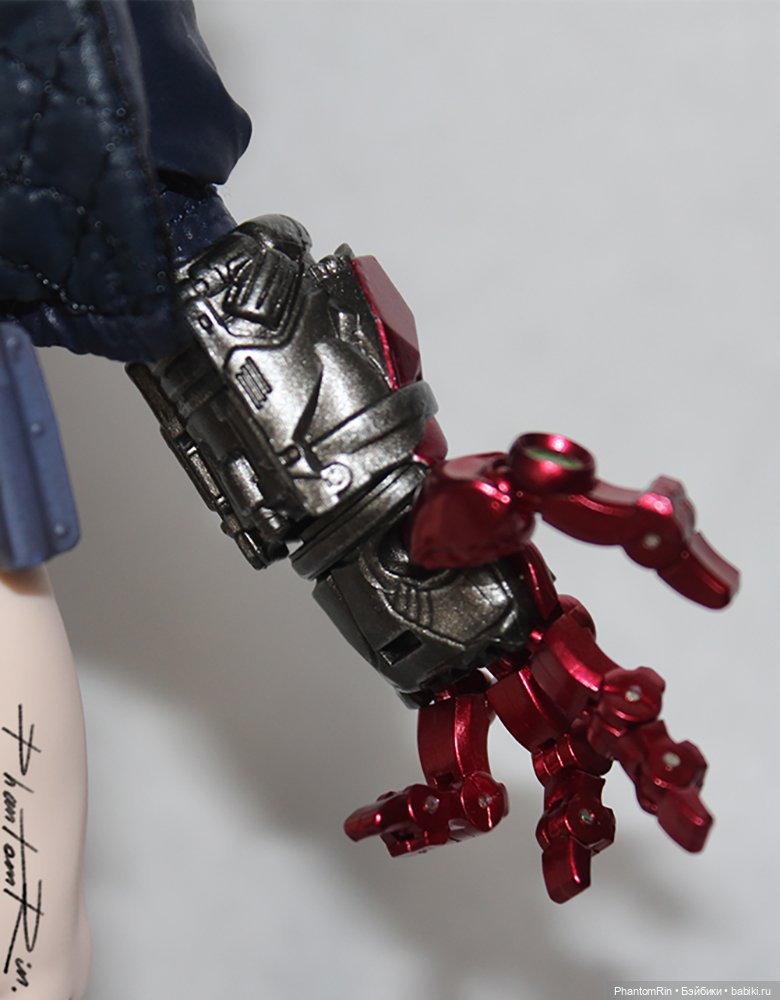 Romankey X COWL - Gun Girl (1/12)