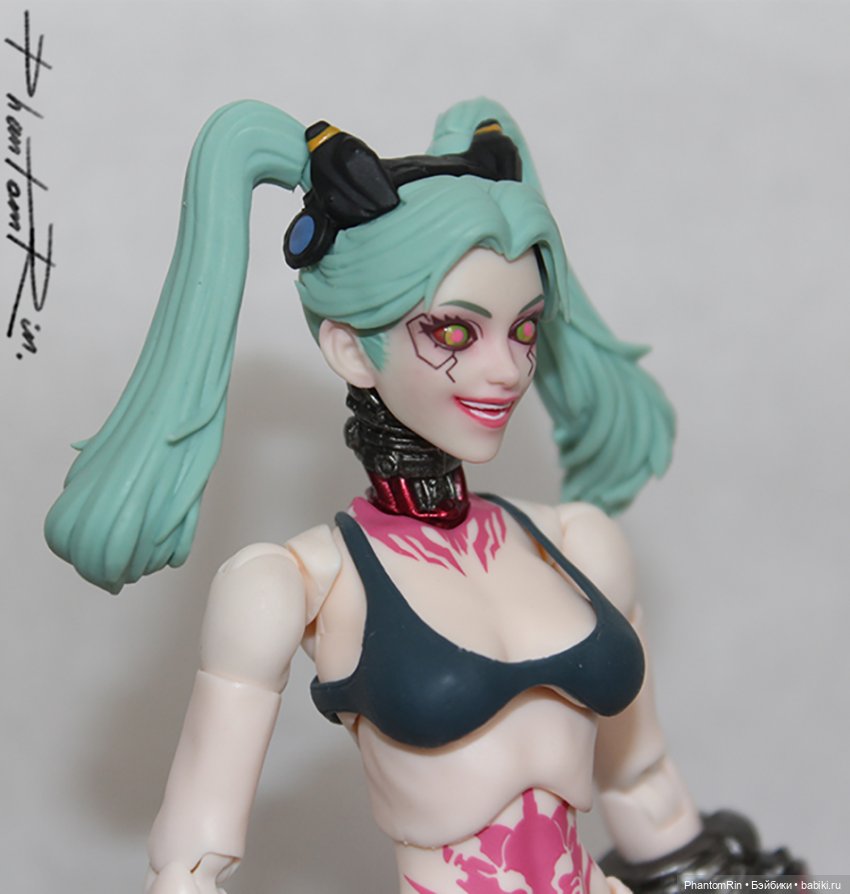 Romankey X COWL - Gun Girl (1/12)