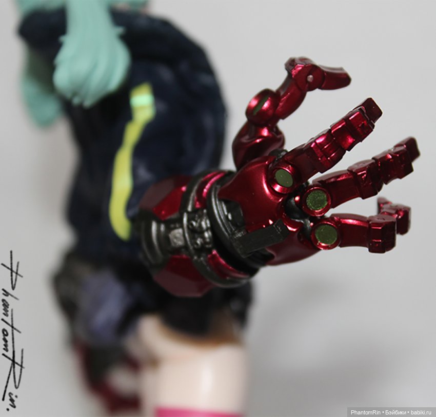 Romankey X COWL - Gun Girl (1/12)