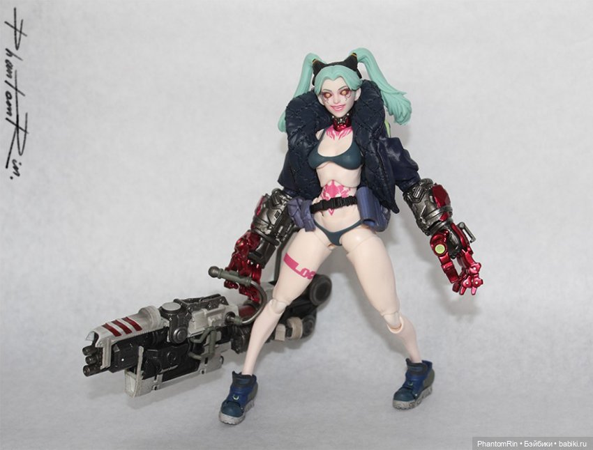 Romankey X COWL - Gun Girl (1/12)