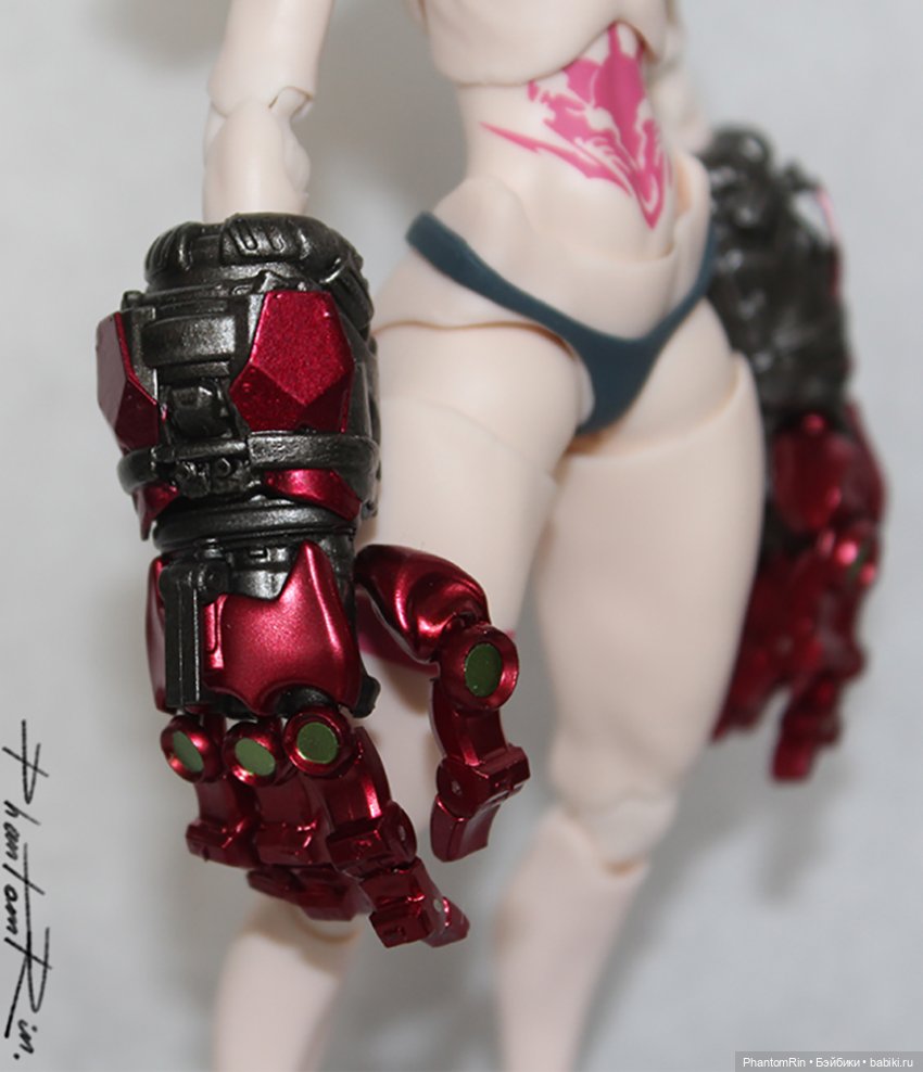 Romankey X COWL - Gun Girl (1/12)