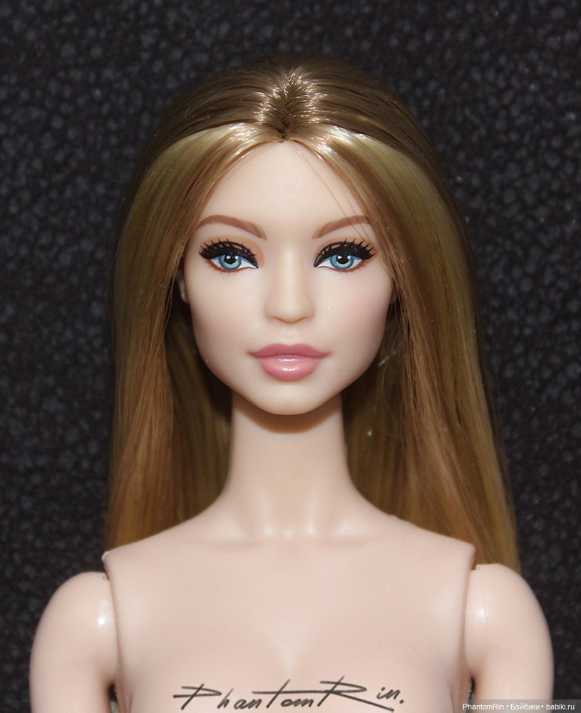 Gigi Hadid — Куклы Barbie (Барби): Looks (фото 5)