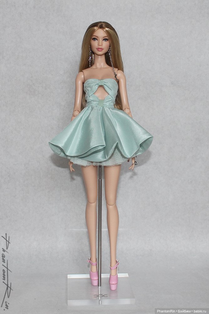 Gigi Hadid — Куклы Barbie (Барби): Looks (фото 10)