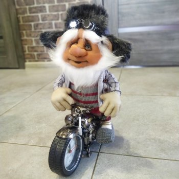 Домовой байкер 😆