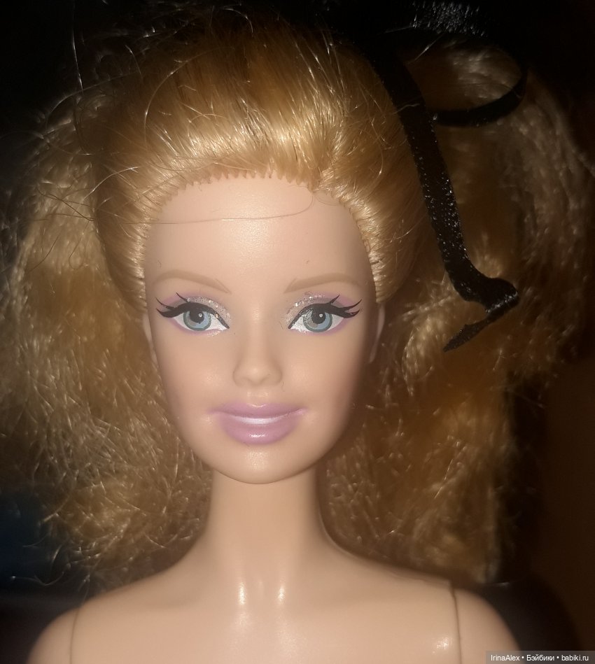 Здравствуйте. Подскажите, что за молд и если знаете, то из какого выпуска эта Барби? На голове 1998 год. Тело model muse