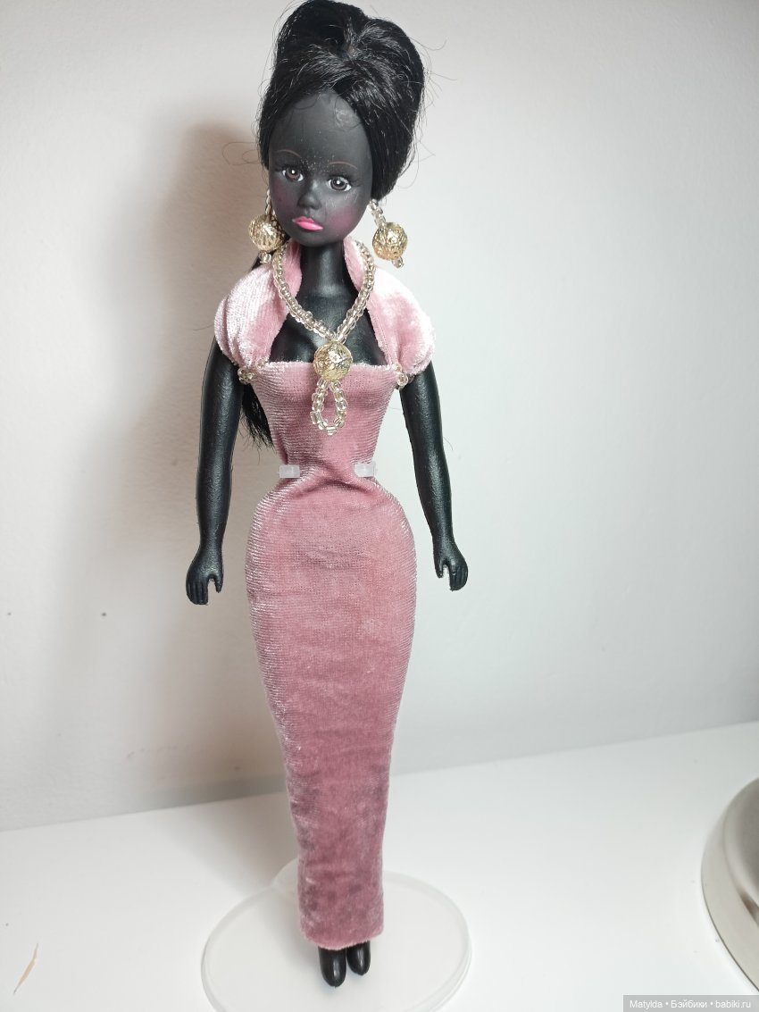 но ей понравился более винтажный образ