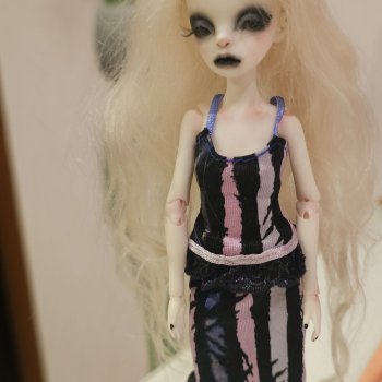 Девочки в нарядах Монстр хай