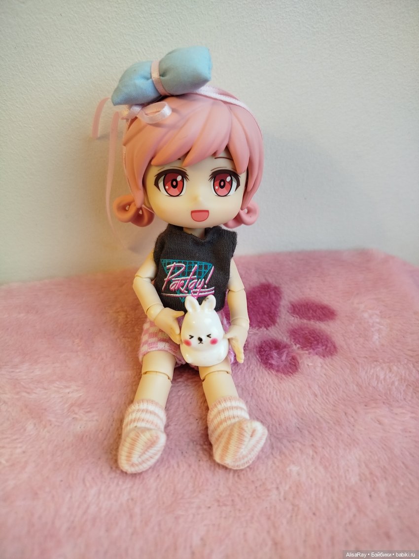 Девчуша Ими осваивается и играет🌸🐰 (фото 2)