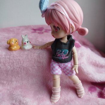 Девчуша Ими осваивается и играет🌸🐰